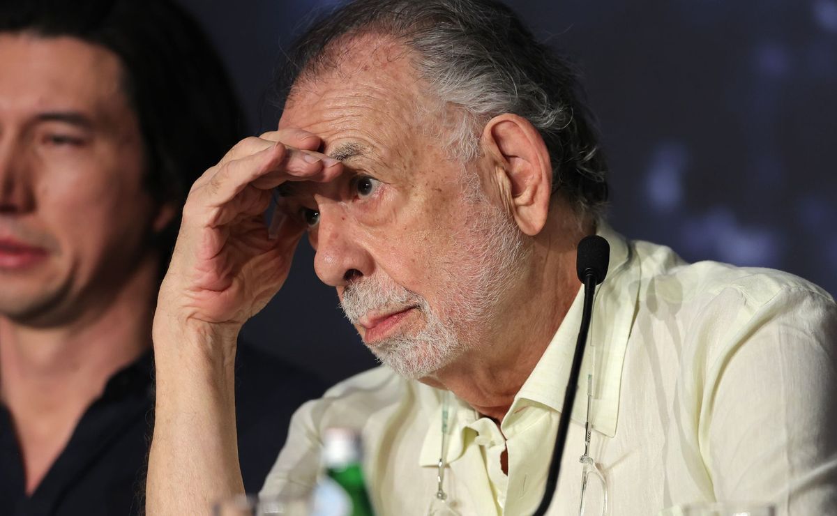 Francis Ford Coppola es captado en video abrazando y besando a los extras de Megalópolis