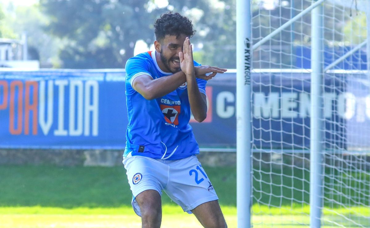 Who is Samuel Espinoza to strengthen for Cruz Azul Sub 23?