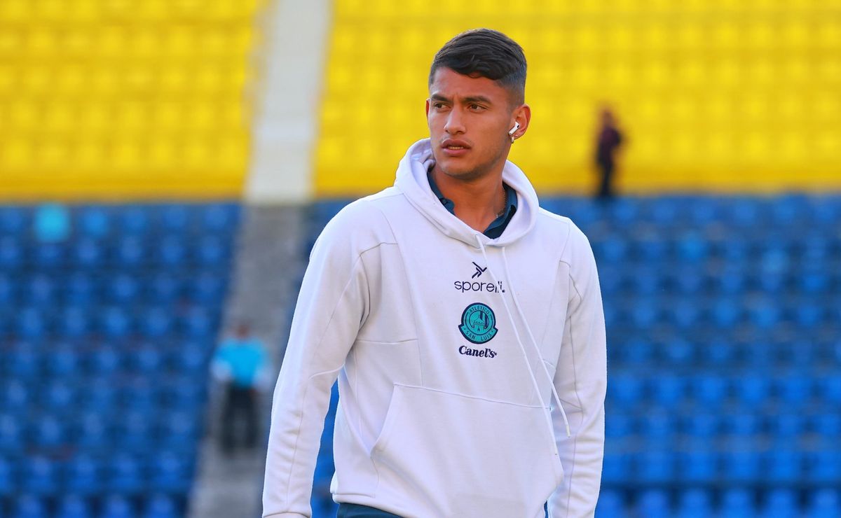 Cruz Azul acelera fichaje de Eduardo Águila para reforzar su zaga central