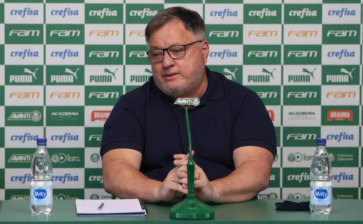 POLÊMICA: Diretoria do Palmeiras é acusada de invadir vestiário da arbitragem durante partida