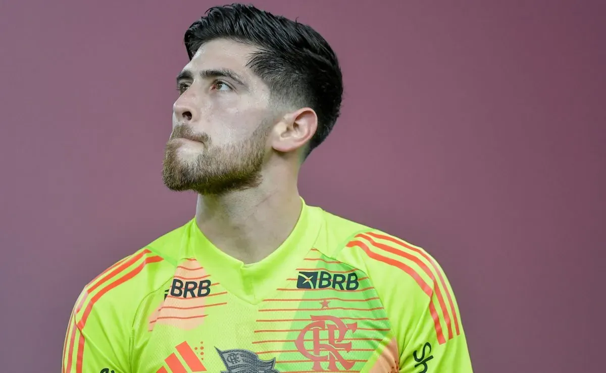 Rossi se destaca no Flamengo ao parar todos os últimos quatro pênaltis.