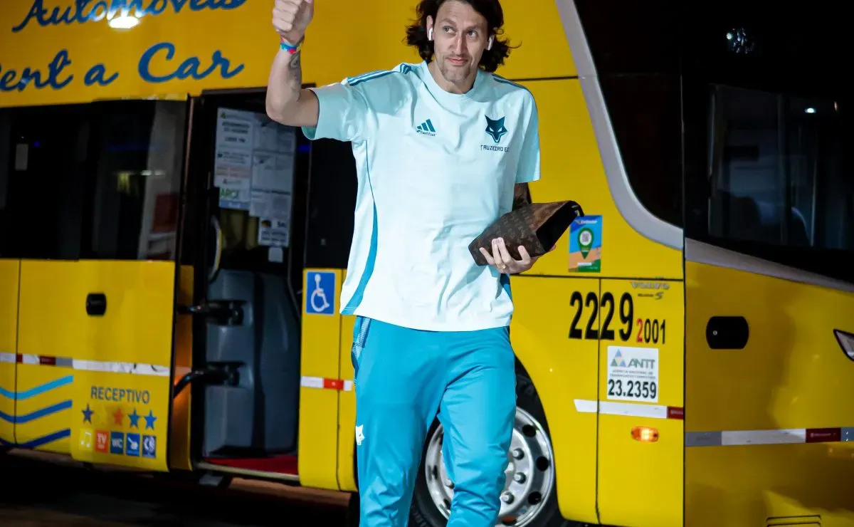 Cássio Retorna ao Estrelato com Atuações Decisivas no Cruzeiro após Saída do Corinthians
