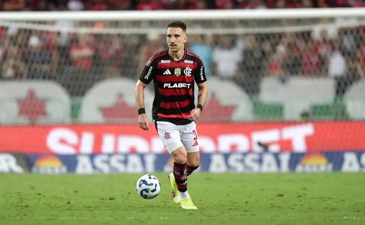 Convocado por Ancelotti, Léo Ortiz mantém ótima fase e números impressionam no Flamengo.