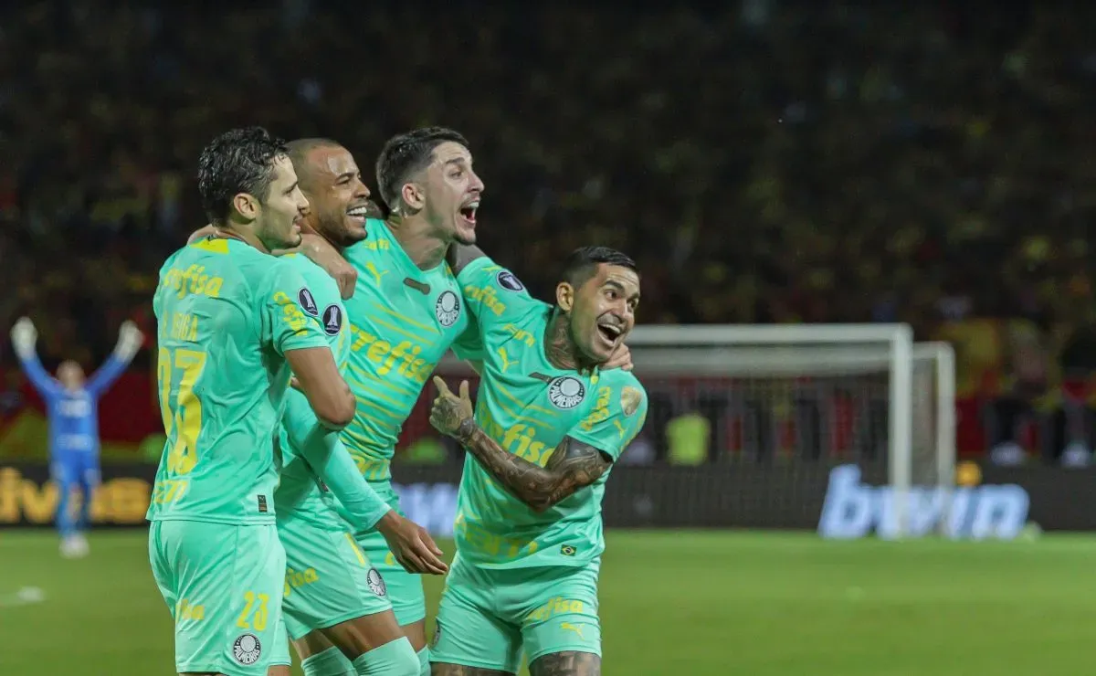 Palmeiras libera bicampeão da Libertadores para Grêmio ou Santos e negociação de Mayke