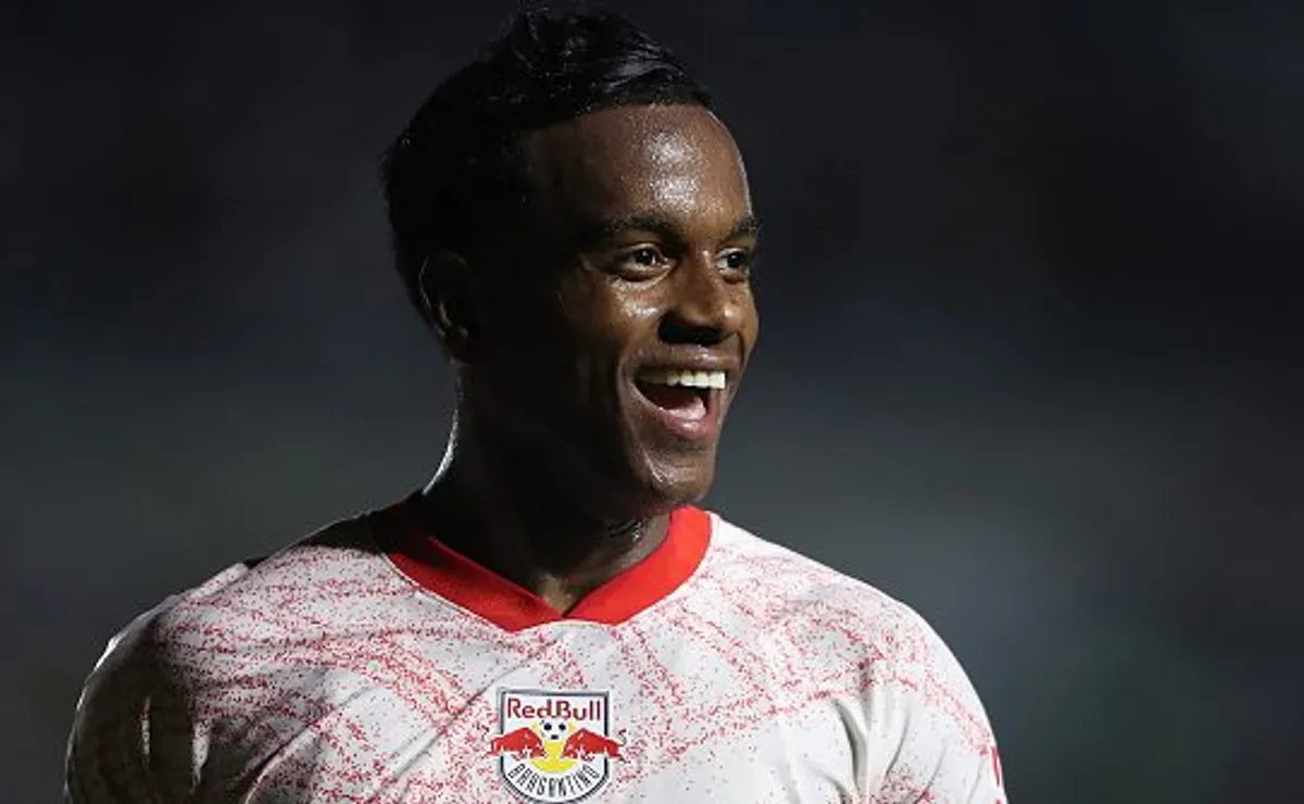 CRAQUE NO TIMÃO? Destaque brasileiro recebe proposta do Corinthians para reforçar o elenco