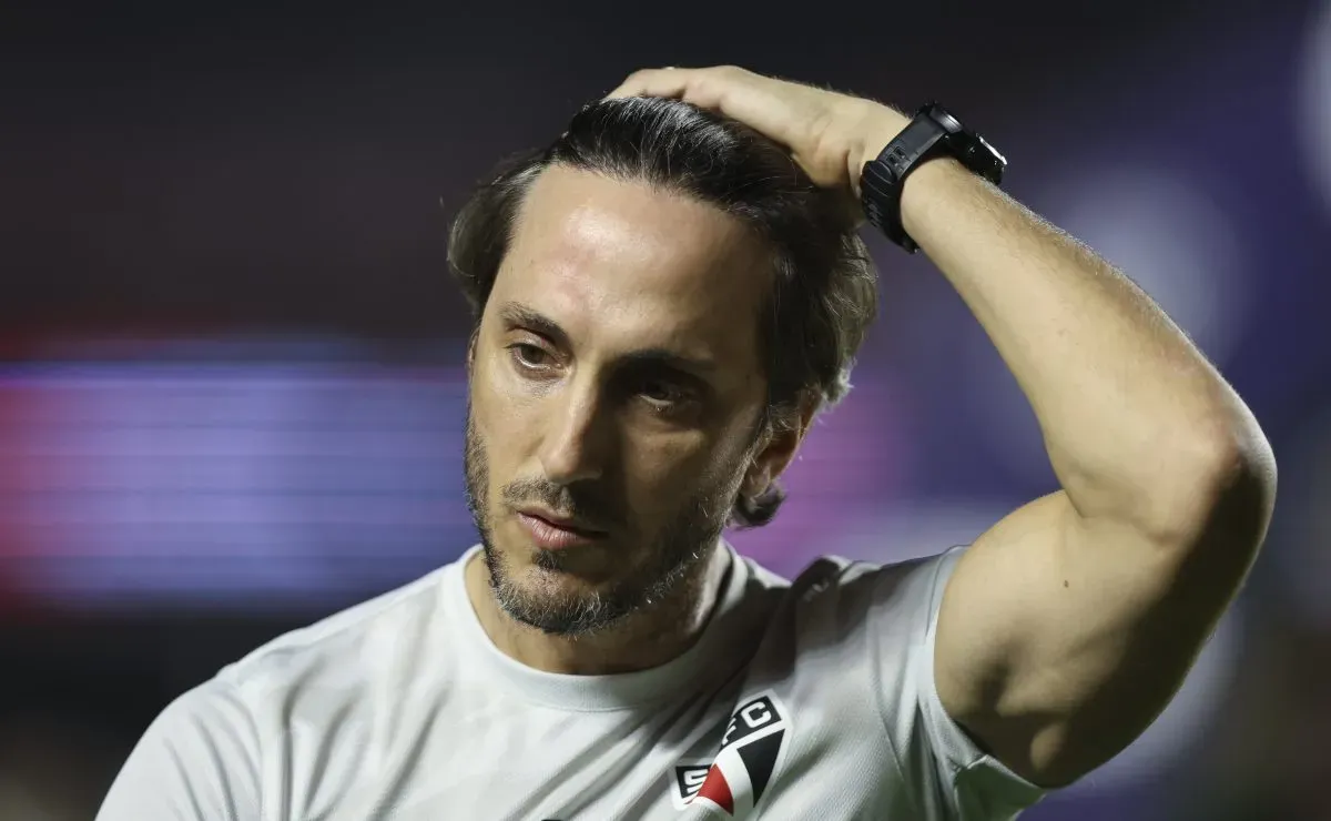 CRITICARAM? Três jogadores do São Paulo reagem à demissão de Luis Zubeldía