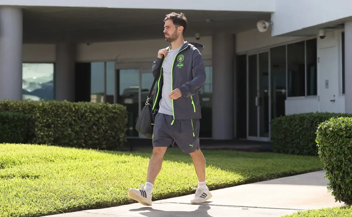 Bernardo Silva elogia competitividade do Palmeiras no cenário futebolístico.