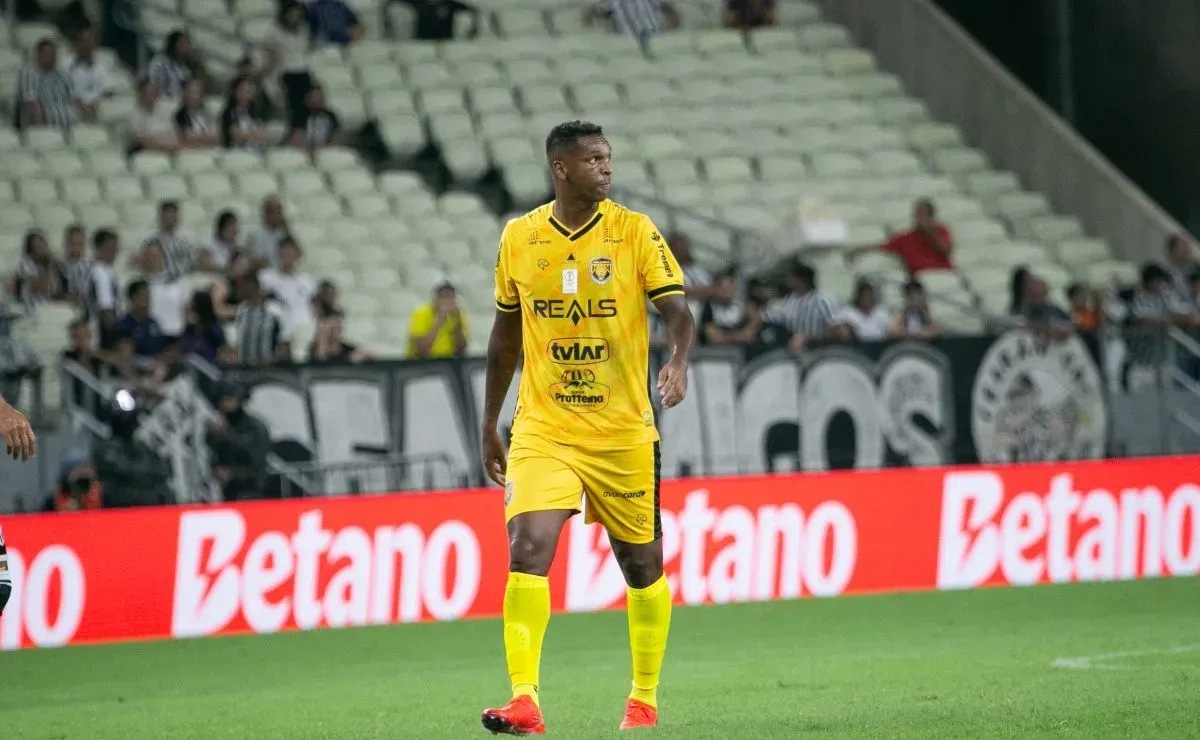 LEMBRA DELE? Ídolo do Corinthians é solto da prisão após polêmica por falta de pagamento de pensão