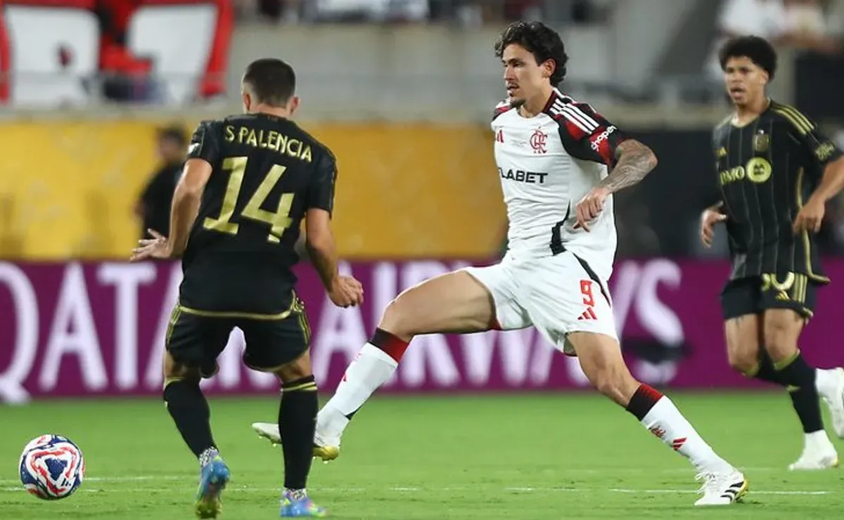 Flamengo empata com Santos em títulos mundiais e enfrenta Bayern.