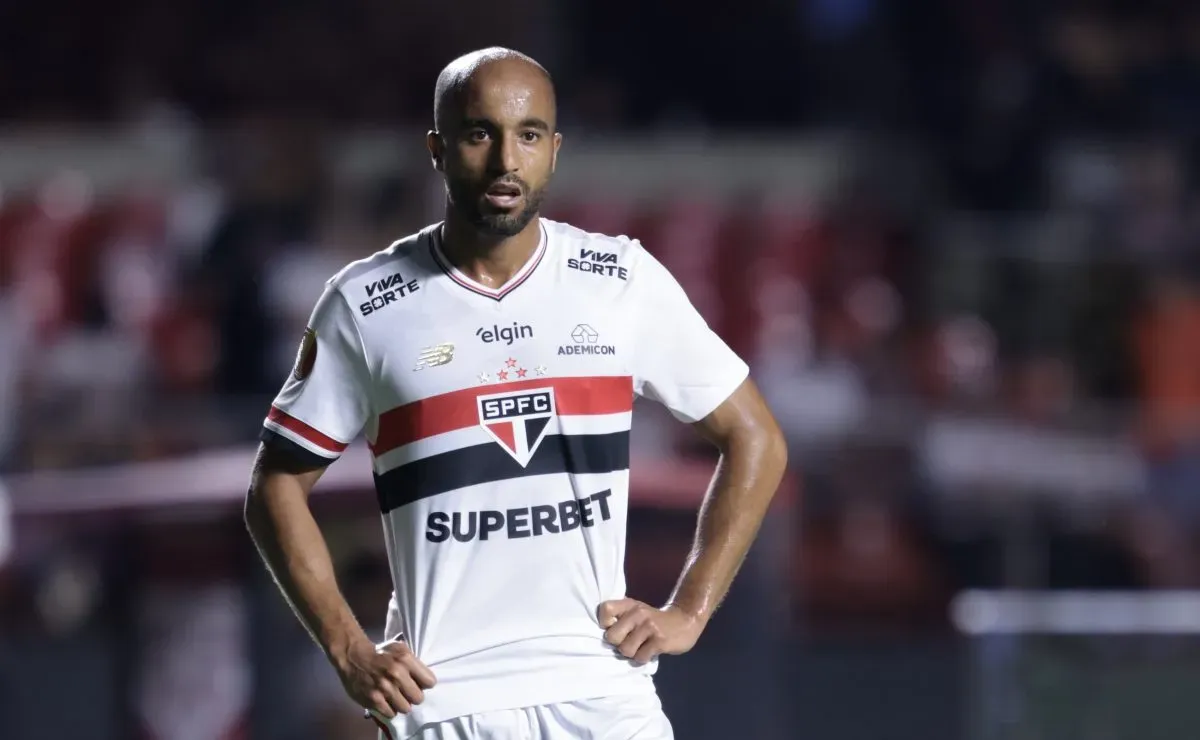 Lucas Moura e a lesão enigmática: Neto sugere omissão no São Paulo