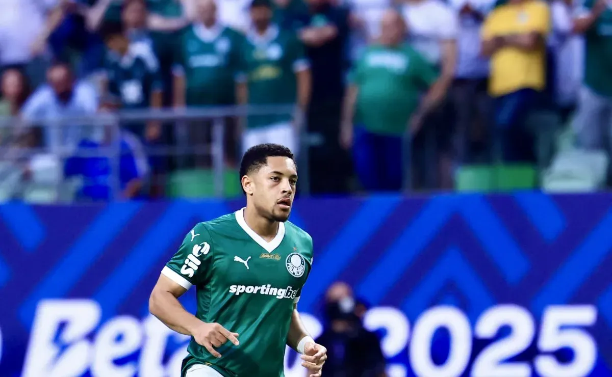 Palmeiras Decide Manter Vitor Roque Após Má Fase: Atacante Está Blindado, Afirma Anderson Barros
