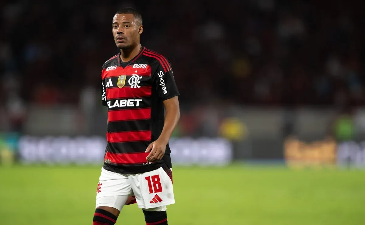 Flamengo planeja contratação de reforço devido a problemas físicos de De La Cruz
