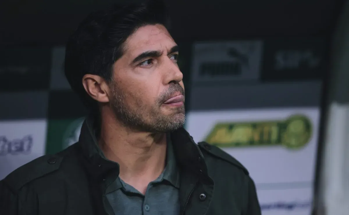 Abel considera testar Allan como meio-campista no Palmeiras em substituição a Richard Rios