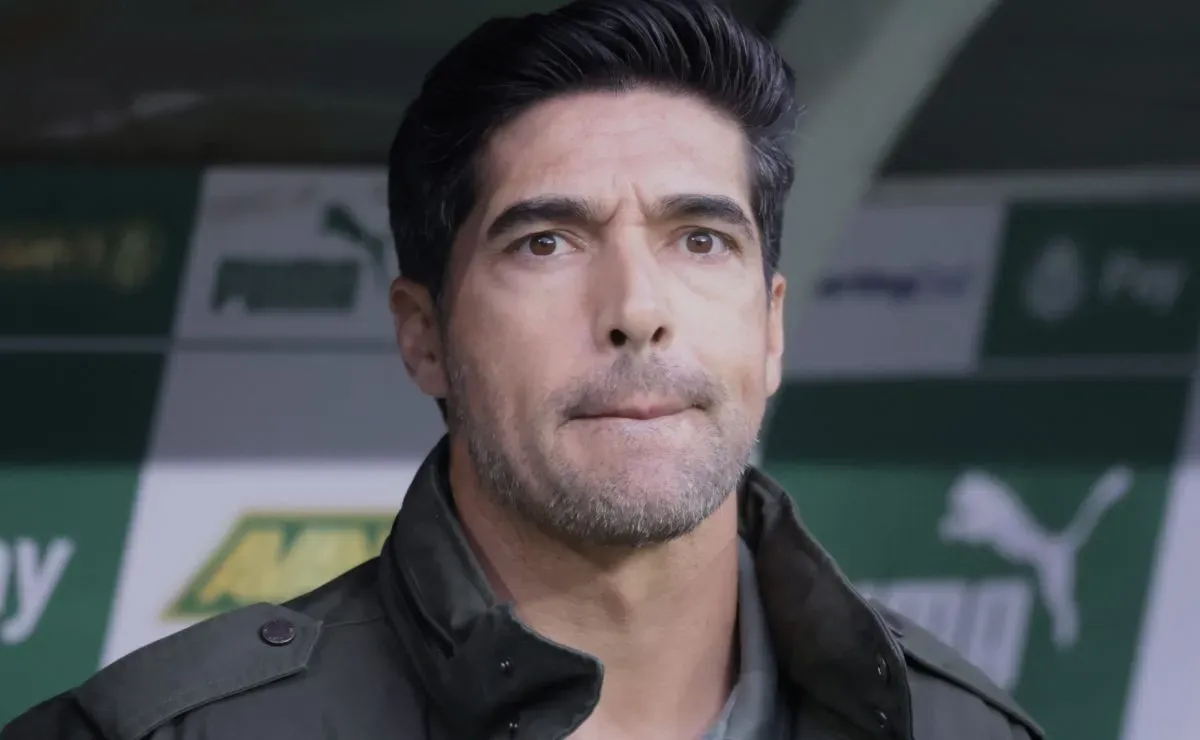 Abel Ferreira critica condições do gramado do Allianz Parque após jogo decisivo.