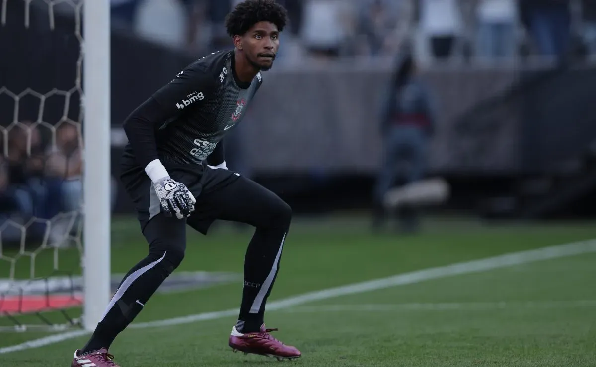 Palmeiras e Corinthians: Hugo Souza aponta incoerência de Weverton após confusão no jogo