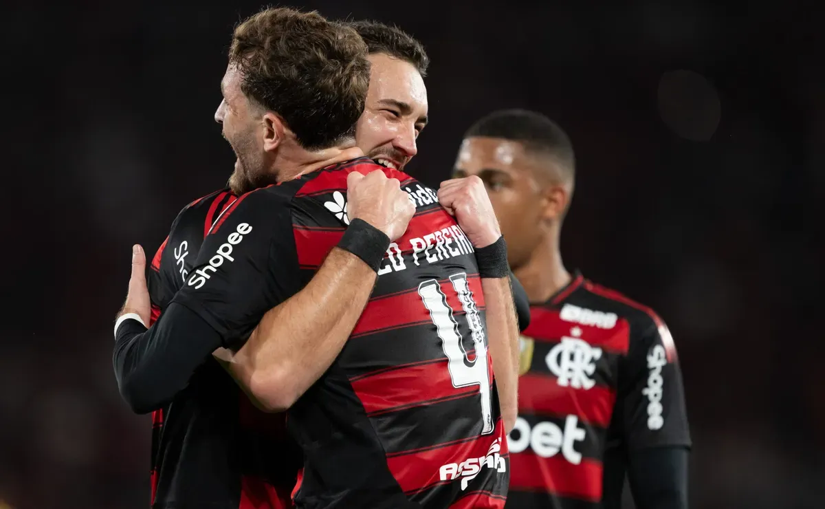 Rendimento parecido entre Léo Pereira e Léo Ortiz no Flamengo em 2025.