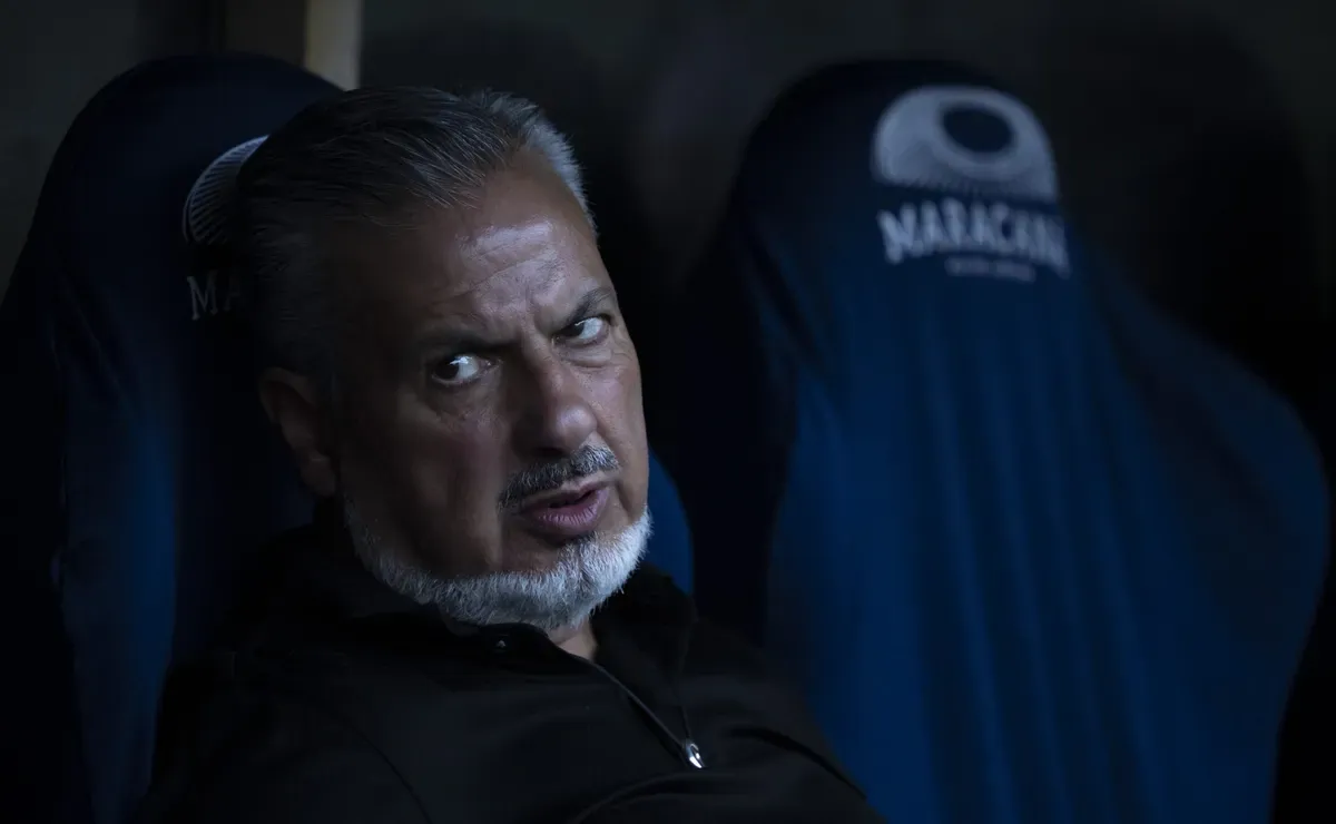 BARCA RUBRO-NEGRA: Flamengo prepara lista de dispensas para o fim da janela; Confira quem pode sair!