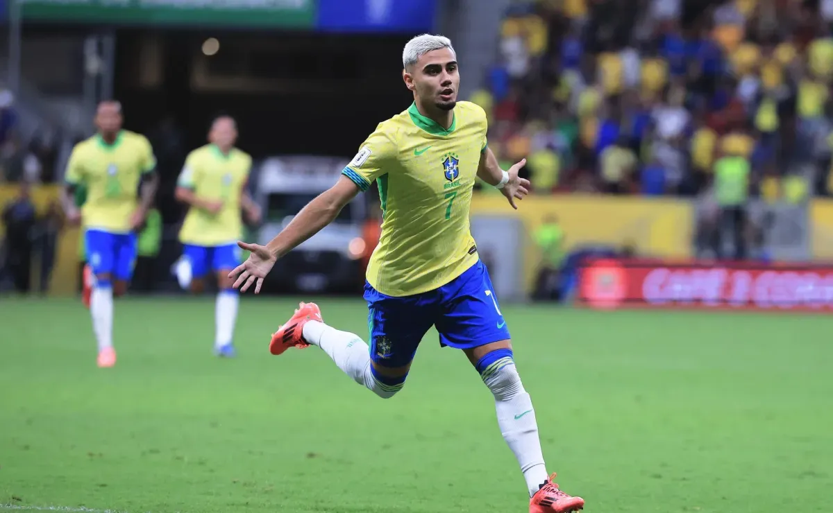 Andreas Pereira retorna ao Brasil em voo fretado pelo Corinthians que custeou a viagem
