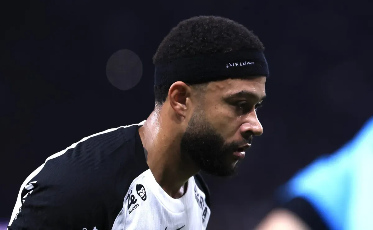 Memphis Depay e +6 estão fora do jogo contra o Fluminense neste sábado
