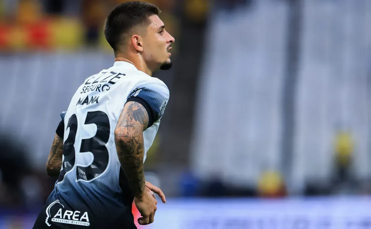 Léo Mana enfrenta desafios no Criciúma, lembrando dificuldades do Corinthians