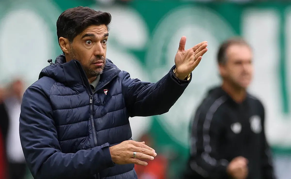 Abel Ferreira esclarece aquisição de Larson e futuro do jovem volante do Palmeiras