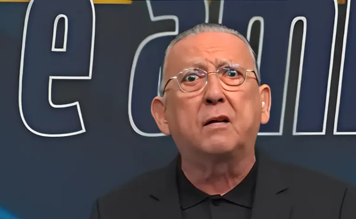 LIDERANÇA AMEAÇADA? Narrador questiona escolhas de Filipe Luís