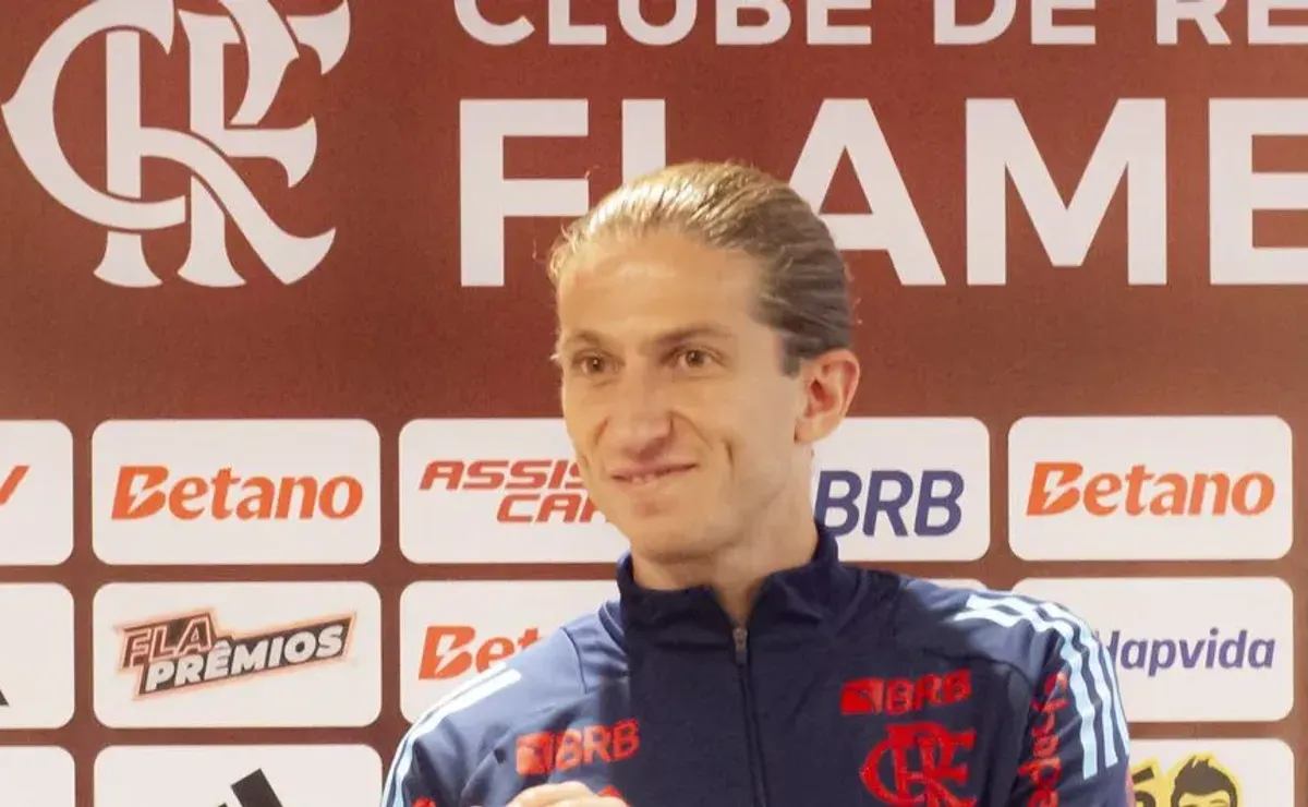 Filipe Luís ajusta esquema e cria plano B para o Flamengo