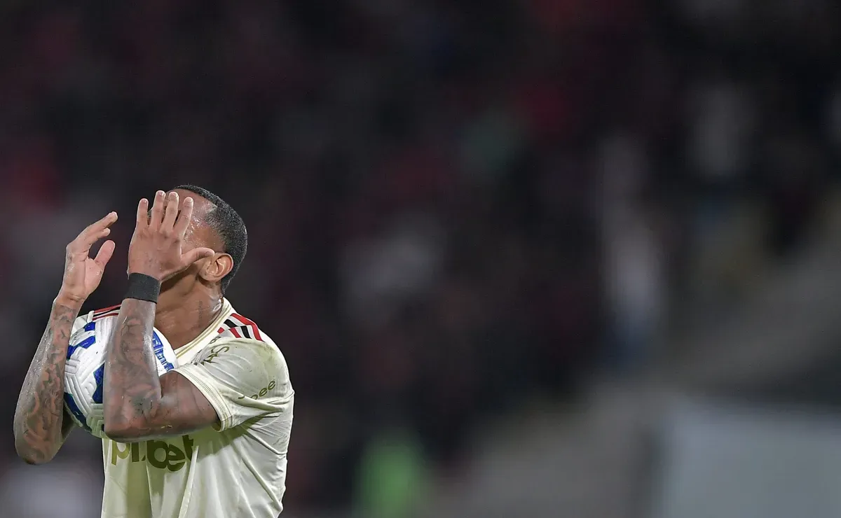 Cleiton Carvalho fortalece apoio a Wallace Yan em momento decisivo no Flamengo