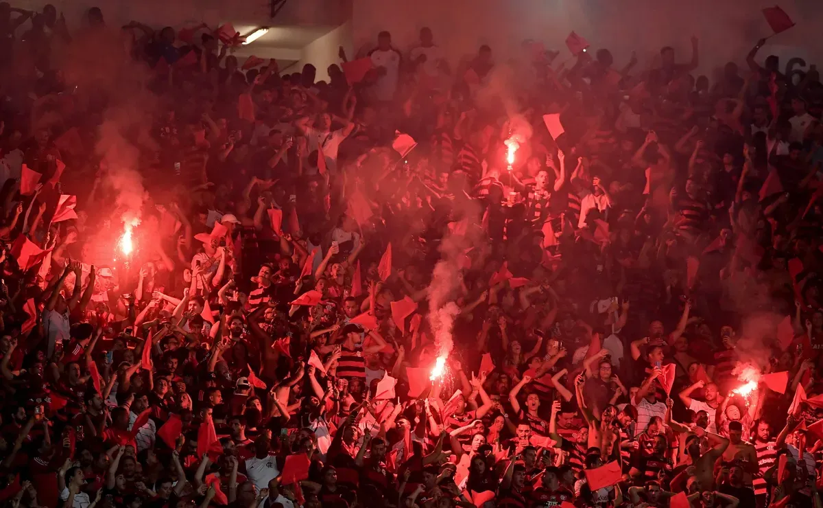 Flamengo coordena transporte de torcedores para semifinal da Libertadores