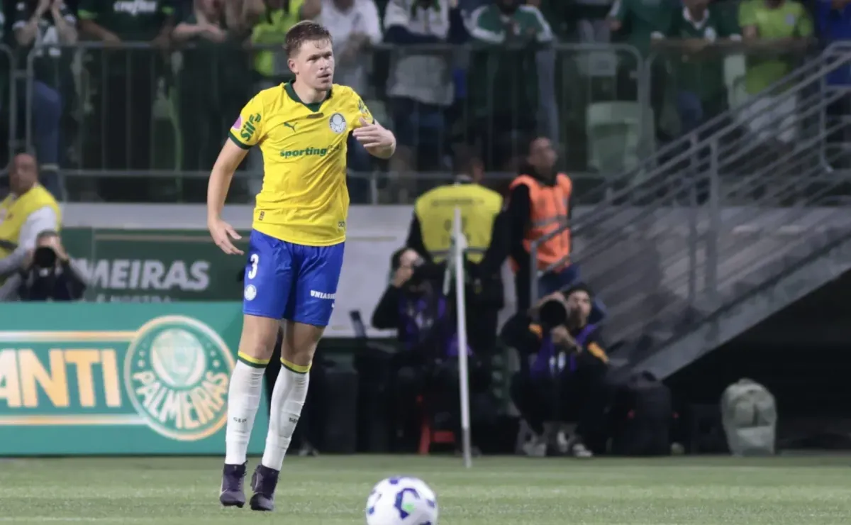 Bruno Fuchs falha em pênalti, mas Palmeiras brilha na goleada contra o Bragantino
