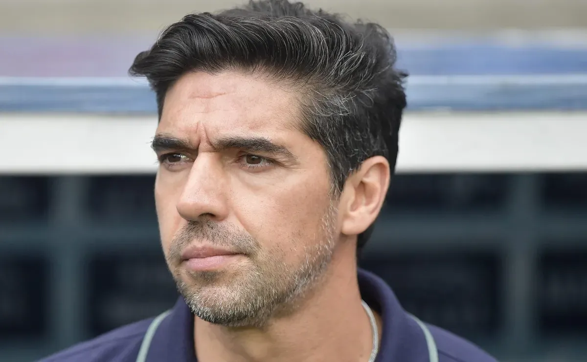 Abel Ferreira revoluciona Palmeiras com três mudanças cruciais; Veiga, Martínez e Murilo são convocados