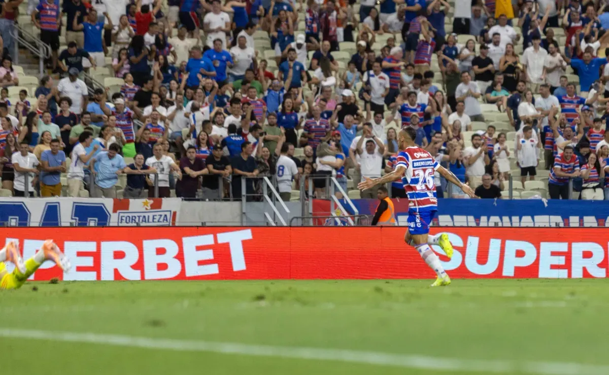 Após orientação do MP, torcedores do Flamengo são retirados de setor do Fortaleza no Castelão