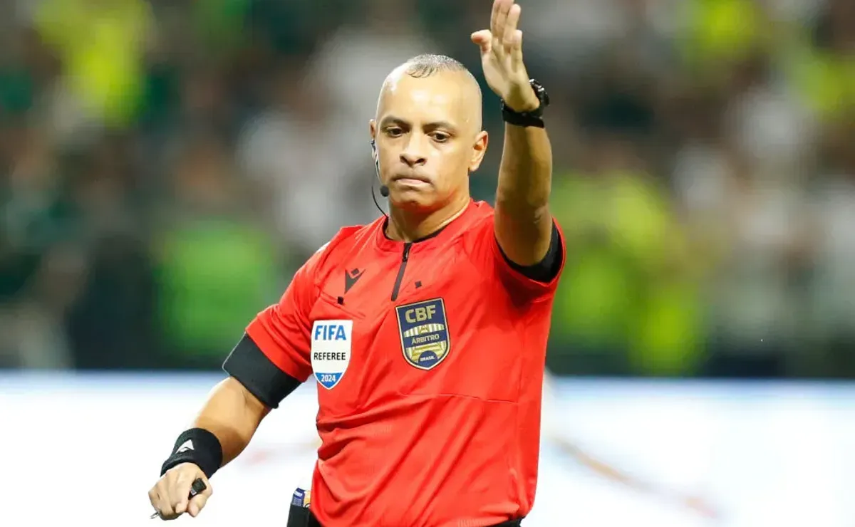 Corinthians é denunciado por ataque a Weverton; multa de até R$ 100 mil pode ser aplicada