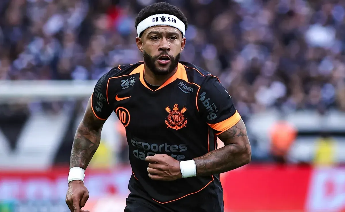 Vai ficar? Corinthians elogia Memphis Depay em meio a polêmicas