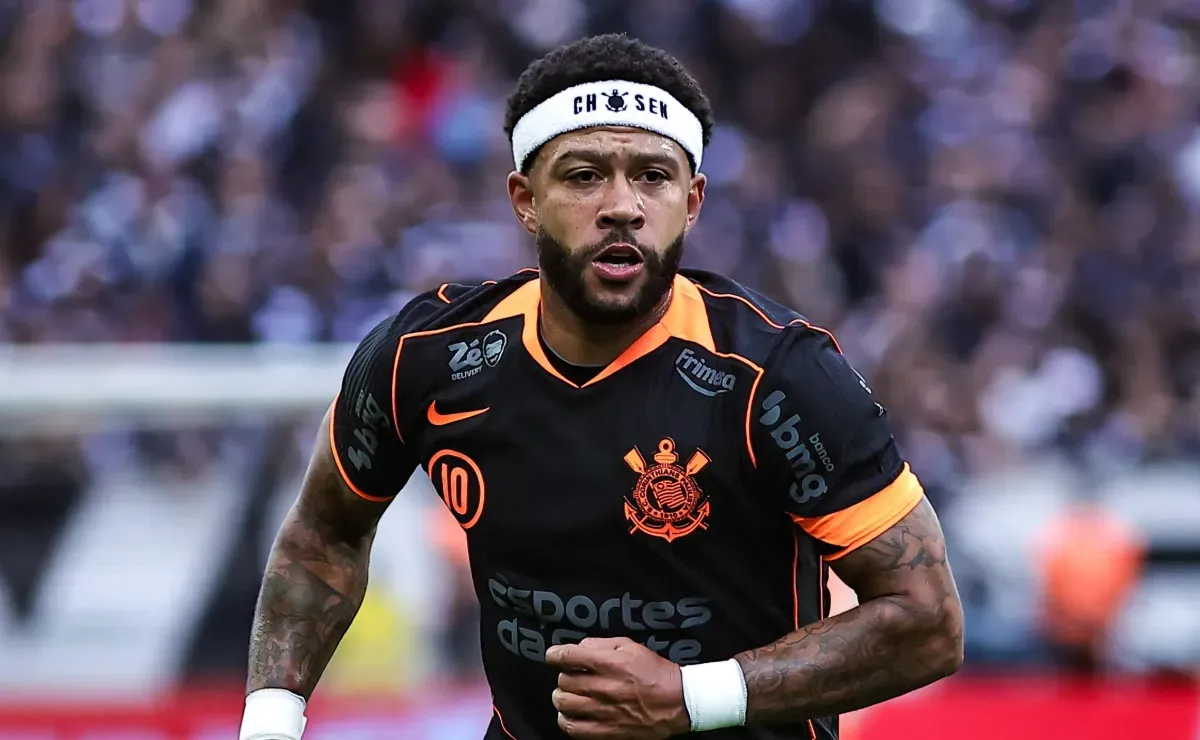 Não vai sair do hotel? Advogados de Memphis Depay rejeitam mudança de hotel e denunciam desconfiança do Corinthians