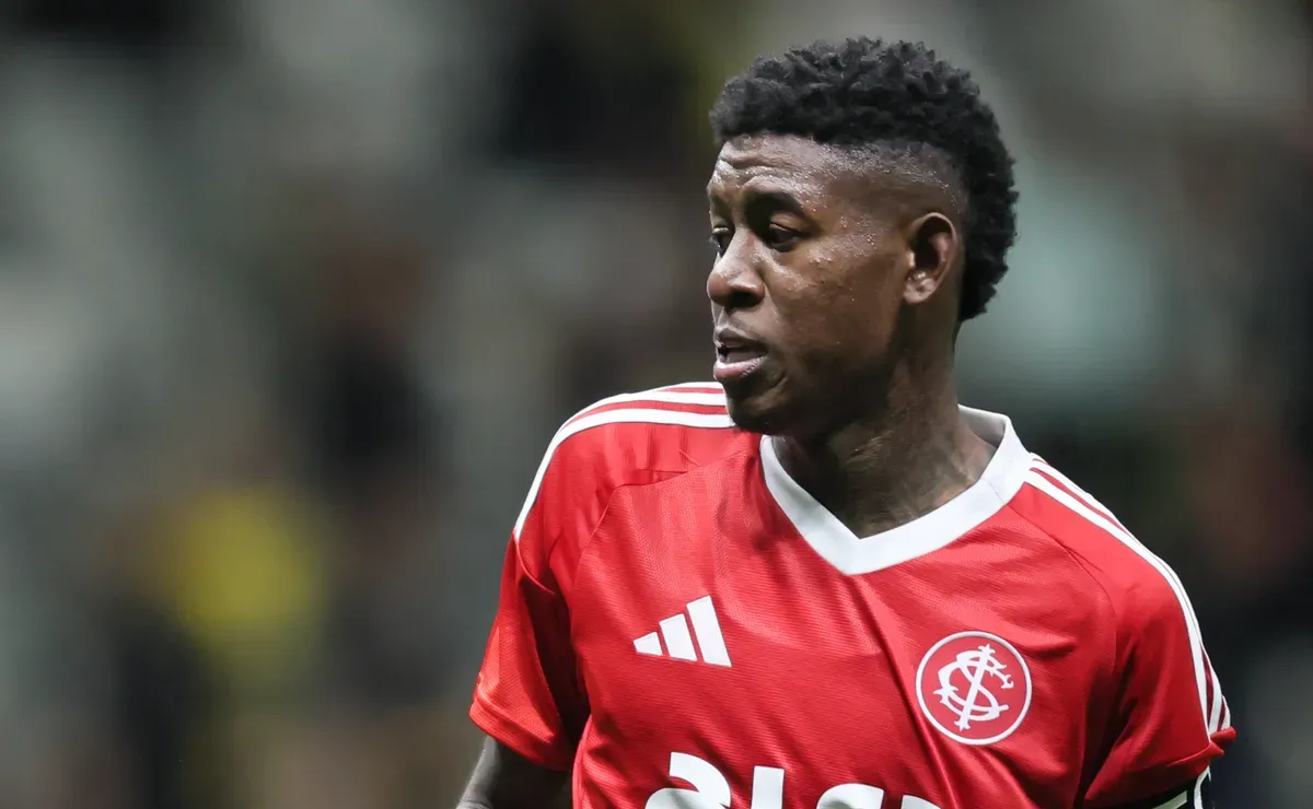 Troca de jogadores? Flamengo projeta troca Michael x Vitão e cobra a dívida do Inter.