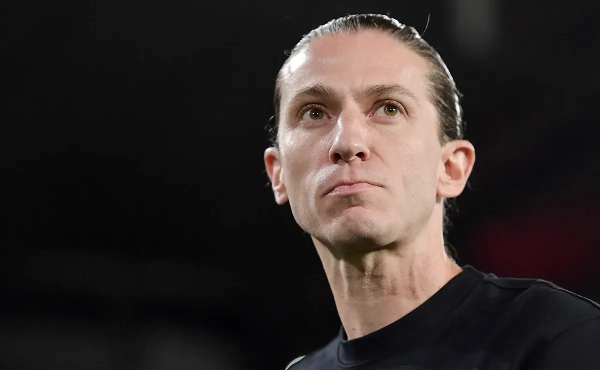 Flamengo contesta rumores sobre saída de Filipe Luís e reafirma foco total na temporada