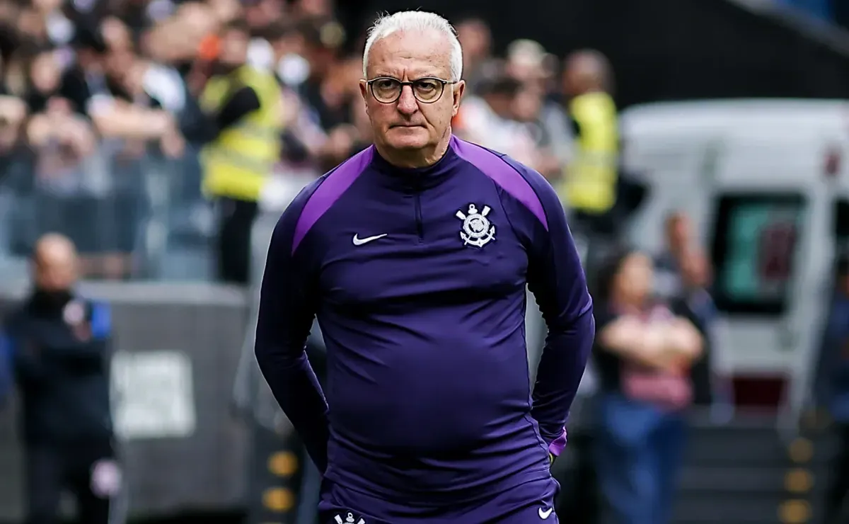 Dorival Júnior exalta Breno Bidon após clássico contra o São Paulo: 