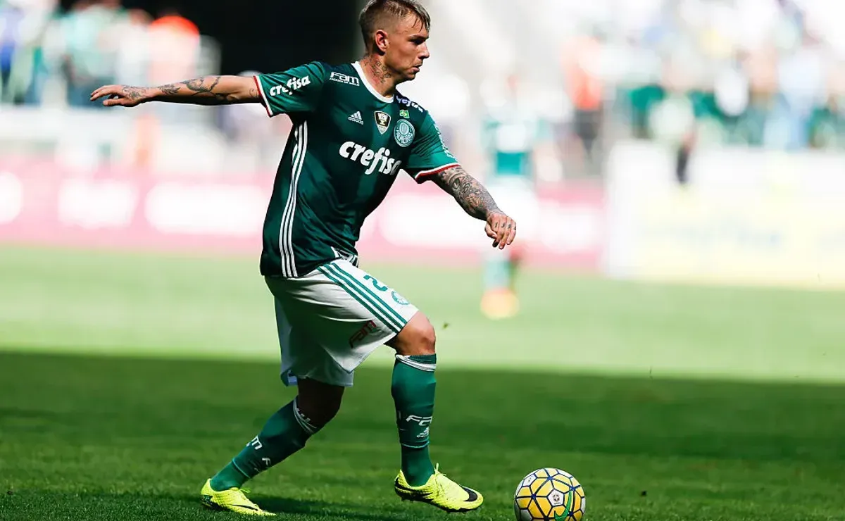 Palmeiras descarta Róger Guedes e define prioridades no mercado da bola para 2026