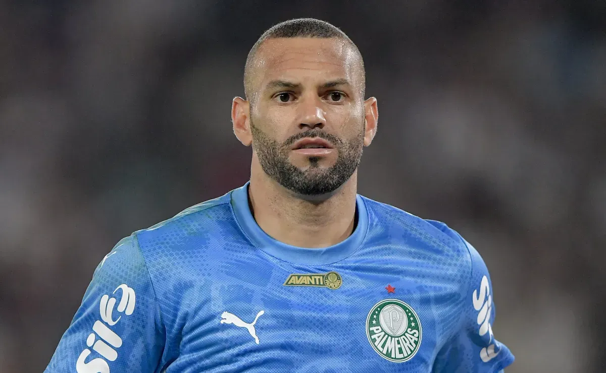 Ídolo de saída? Palmeiras aceita negociar o goleiro Weverton para time rival