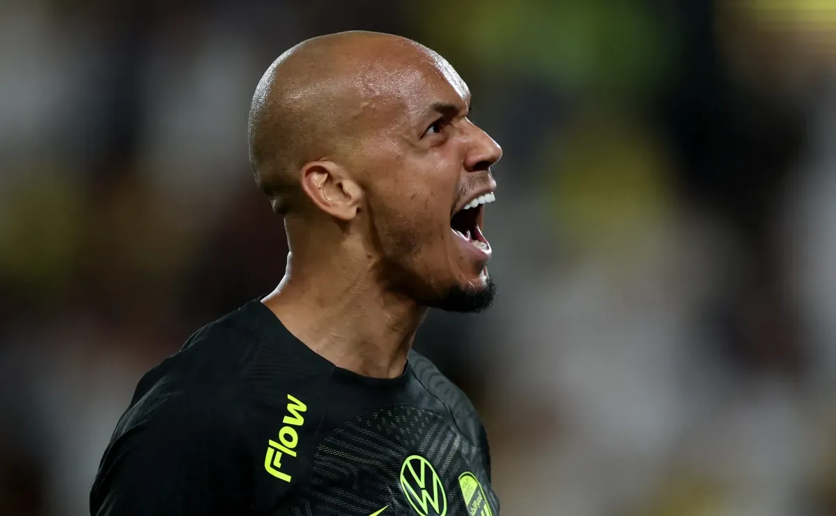 Palmeiras reage ao interesse por Fabinho, mas acordo permanece em impasse nos bastidores