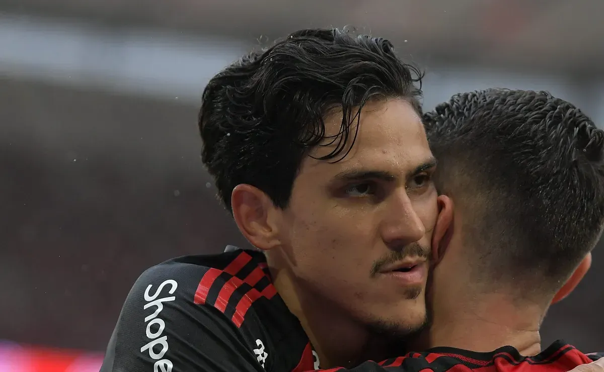 Pedro desfalca Flamengo contra o Cruz Azul e gera preocupação nos bastidores da equipe