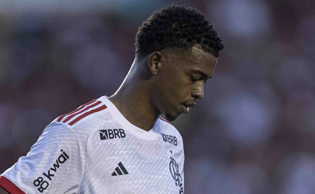 Carlinhos retorna ao Flamengo e já tem futuro definido após negociata de José Boto nos bastidores