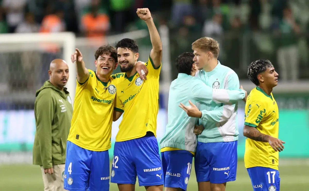 ELE FICA? Palmeiras responde sobre venda de Giay à Europa e avalia o mercado em meio a impasses