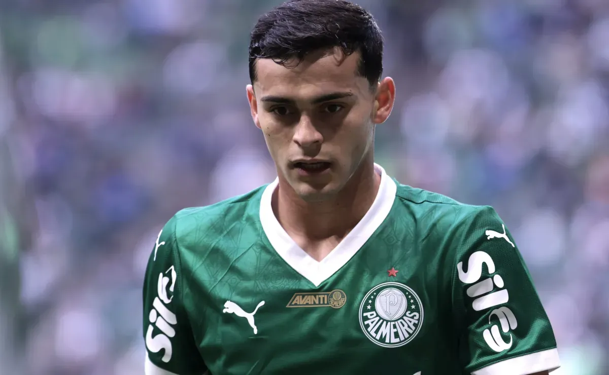 Possíveis saídas? Com Abel no comando, Palmeiras reavalia Facundo Torres e Sosa para 2026