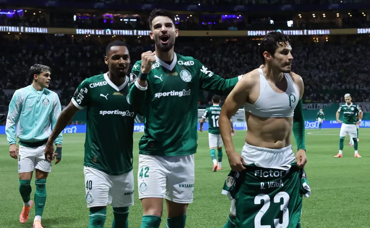 Palmeiras avalia futuro de Raphael Veiga e pode vender se proposta atrativa surgir nos bastidores