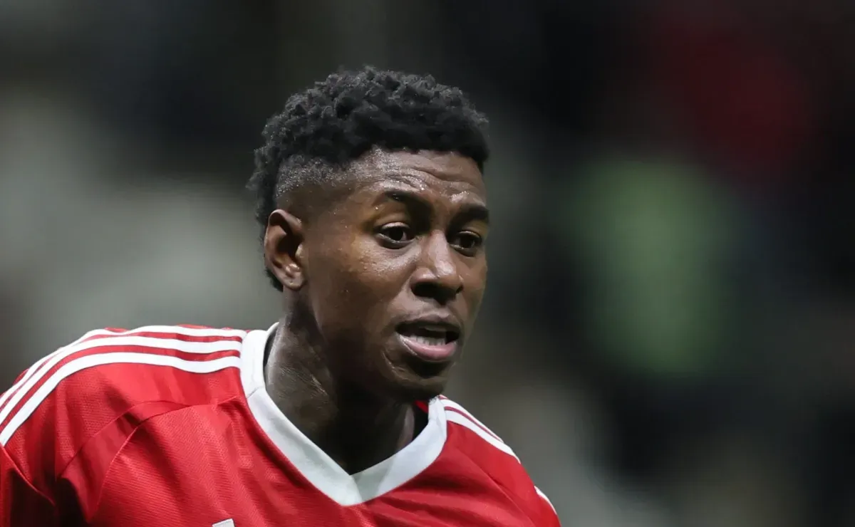 Flamengo não desiste de Vitão, busca acordo nos bastidores com representantes do jogador