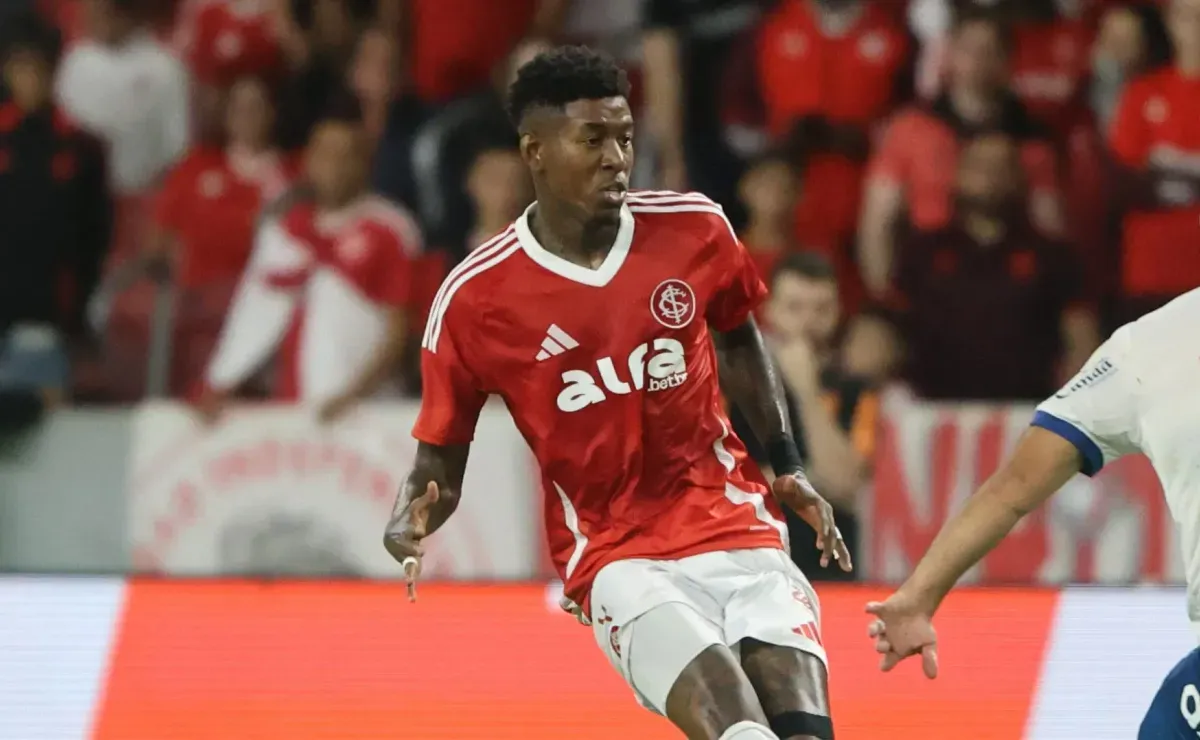 Flamengo não desiste de Vitão, mesmo com Cruzeiro em vantagem nas negociações; saiba os detalhes