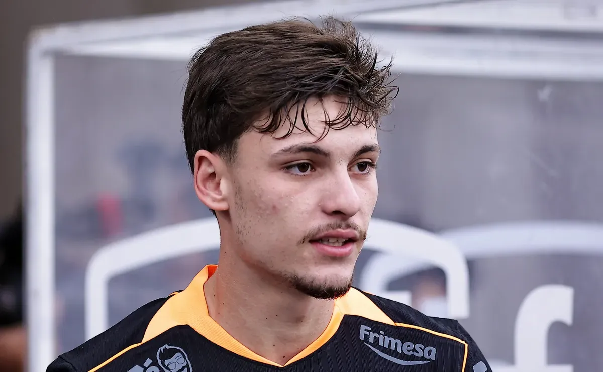 Breno Bidon confirma futuro no Corinthians, mas revela propostas e contrato em impasse