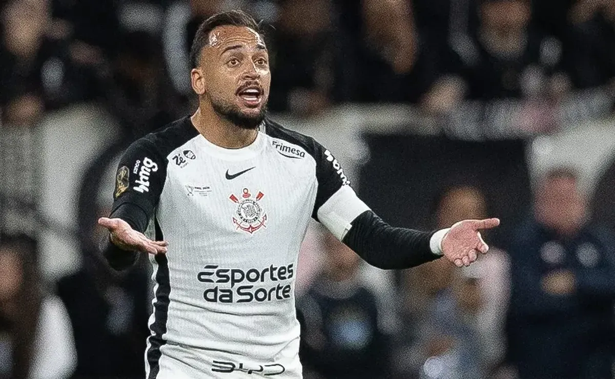 Divisão entre torcedores: Corinthians se vê diante de impasse sobre permanência de Maycon